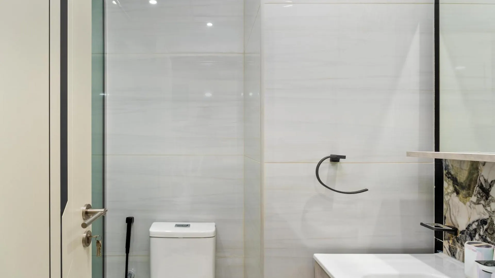 Apartment Vacay Lettings - Pearlz By Danube -Studio-Al Furjan-Near Metro Dubai